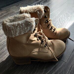 White Mountain Cliffs Trident Chunky Fur Cuff Suede